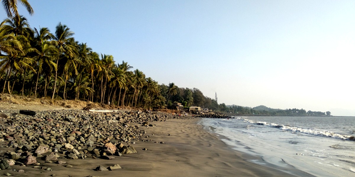 Navi Mumbai’s Only Beach In Uran Has White Sands & Here’s Why You Should Visit It This Winter