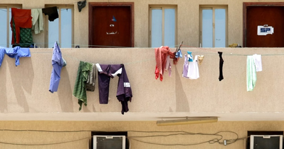 Dubai Residents Should Now Pay Fines For Hanging The Clothes In The Balcony
