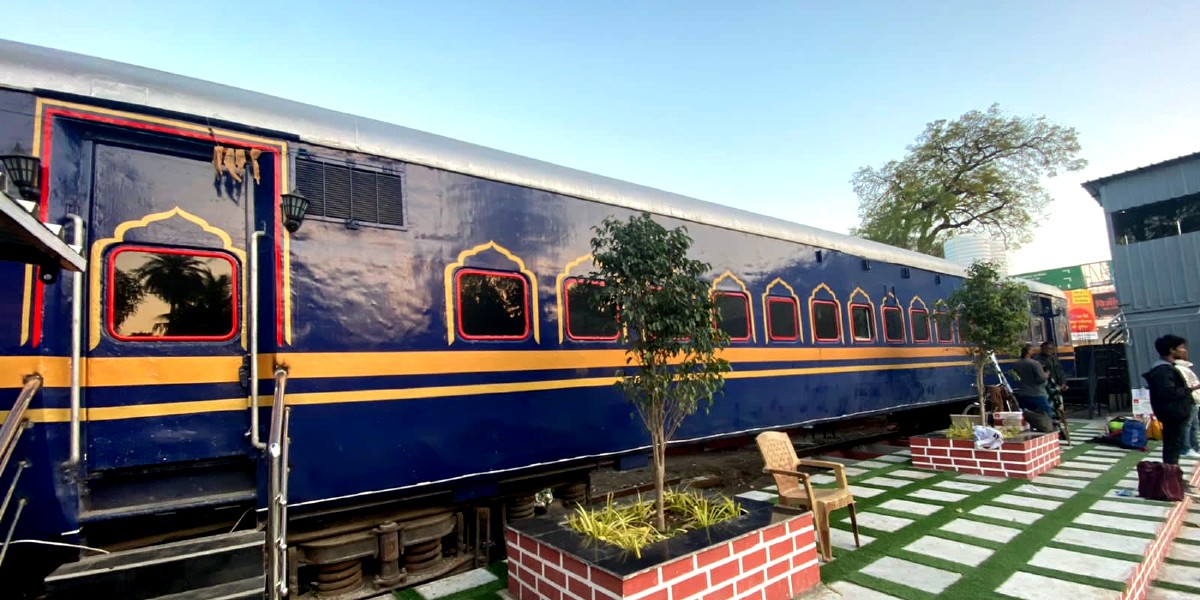 Indian Railways Transforms Old Coach Into A Gorgeous Restaurant In Jabalpur