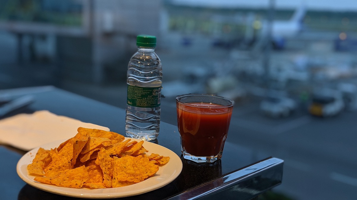 Here’s How You Can Avail FREE Food At Airports