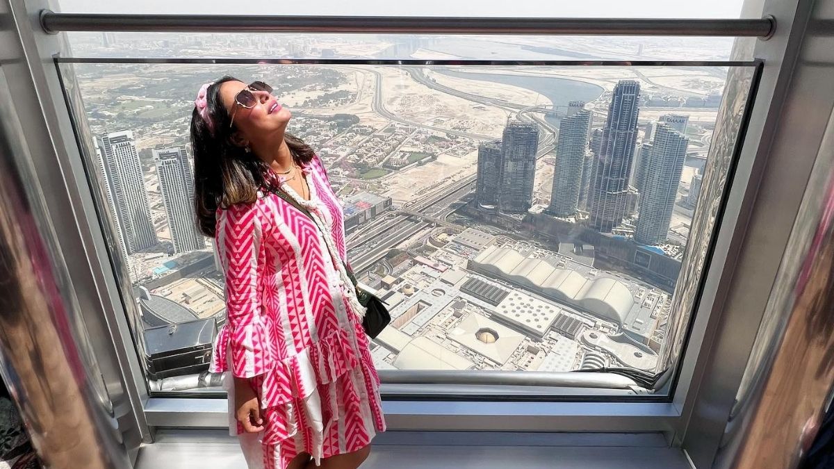 Hina Khan Enjoys Bhuj Khalifa Tour During Her Dubai Trip