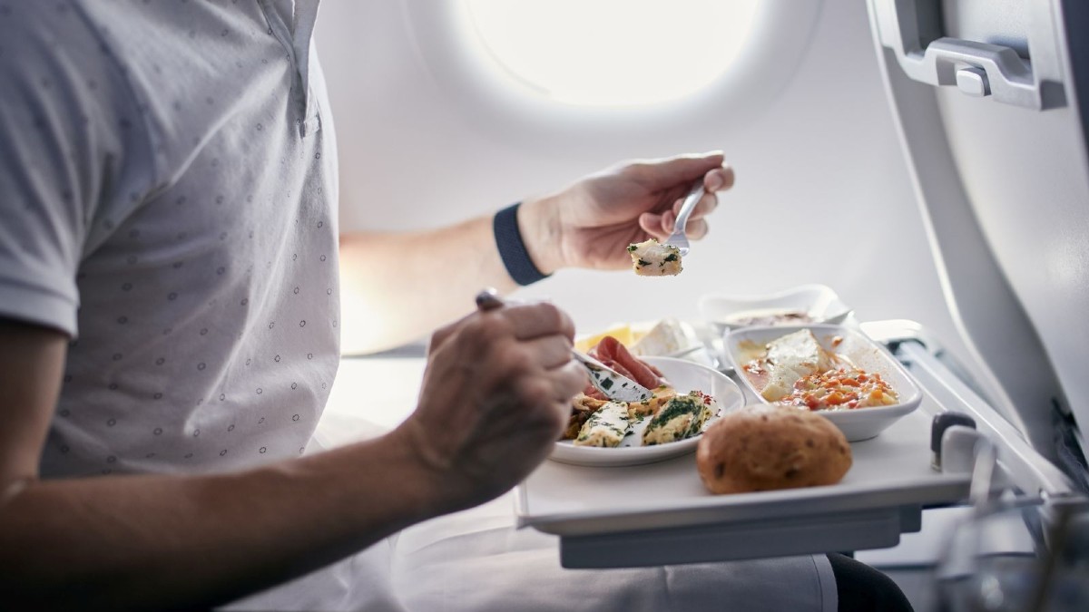 Emirates Will Offer Iftar, Suhoor Meals On Flights During The Holy Month