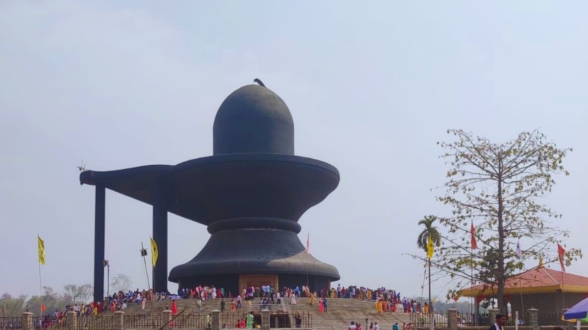 This Maha Mrityunjay Temple In Assam Has World's Tallest Shivling