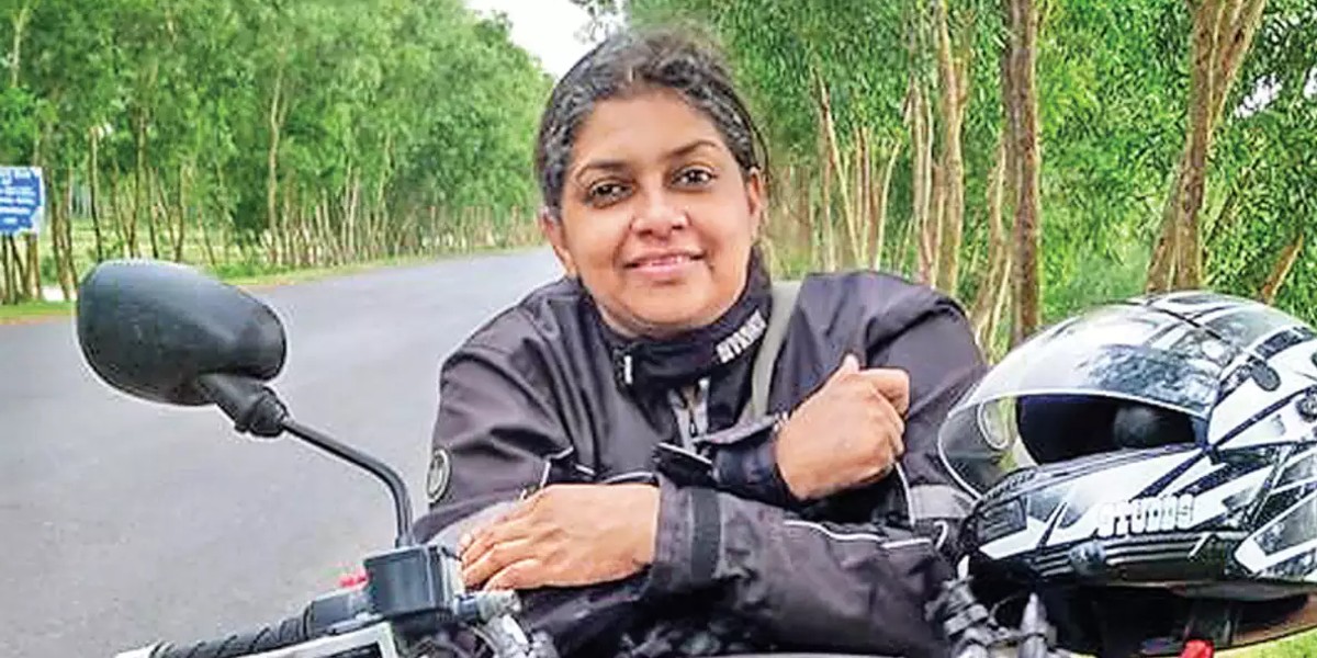 This 56-Year-Old Woman Rode From Delhi To Leh In A Bullet Covering 2400 Km In 18 Days