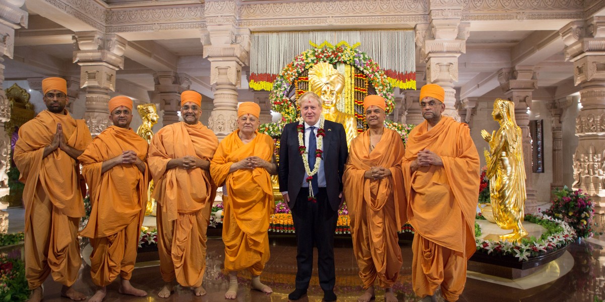 uk pm boris johnson visits akshardham temple