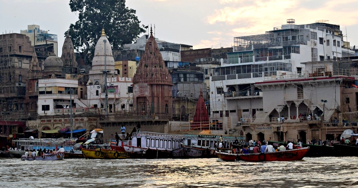 You Can Shop From ‘Ganga Mein Haat’ Coming Up Along The Holy River