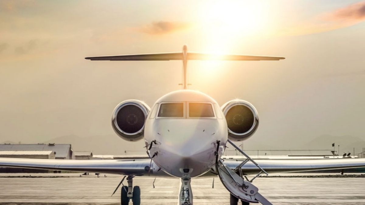 You Can Book Private Jets In This Uber-Like Application And Here’s How It Works!
