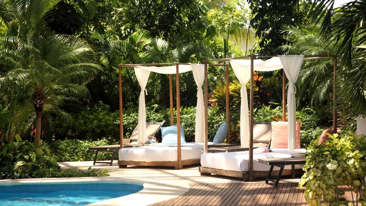 Book These Cool Cabanas In Dubai And Have An Awesome Time In The Pool