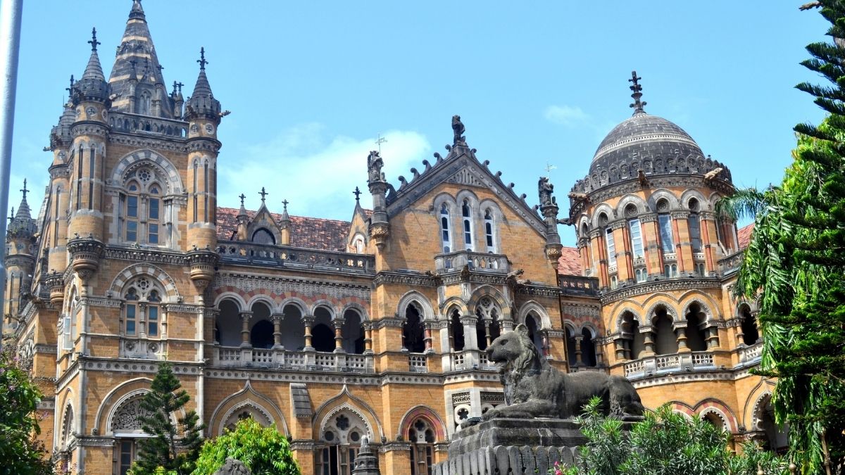 South Bombay Teleports Us To Europe With These Portugese-Style Heritage Buildings