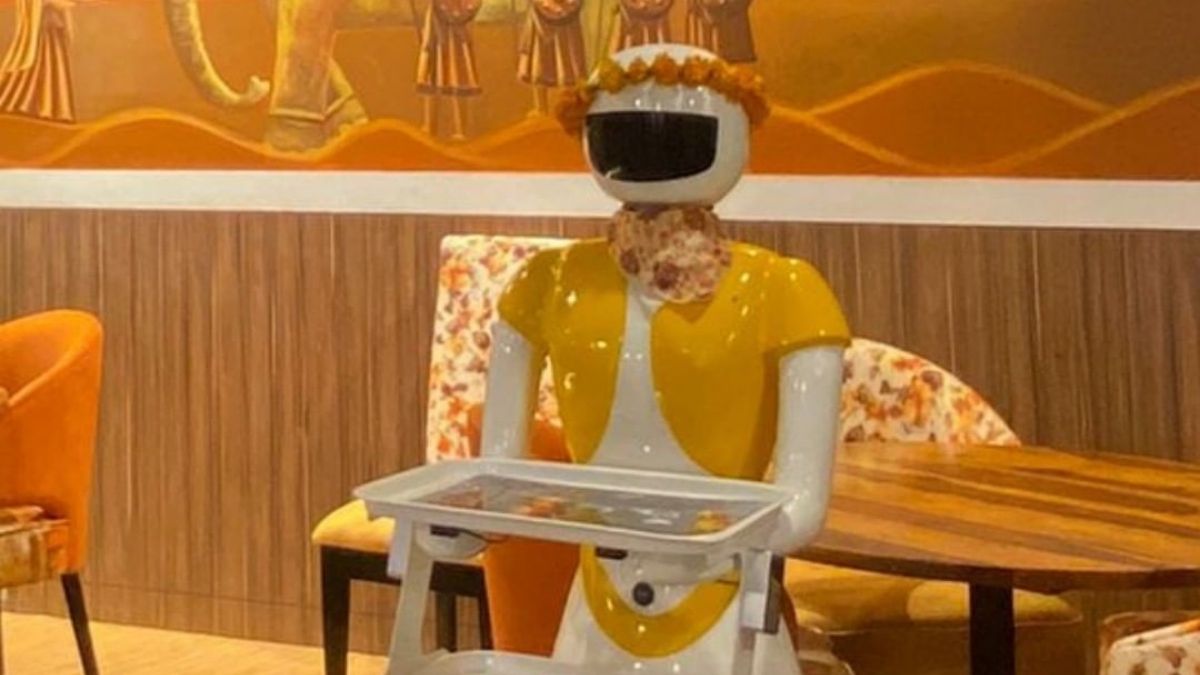 Delhi-NCR Gets Its First Restaurant With Robots Instead Of Waiters In Noida
