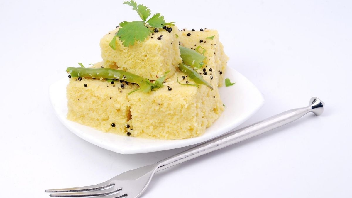 5 Easy Ways To Make Restaurant-Style Dhokla At Home