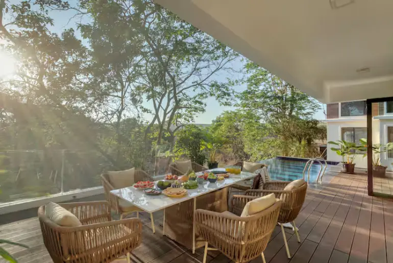 Villa Polaris by Hireavilla, 4BR w Pvt Heated Pool