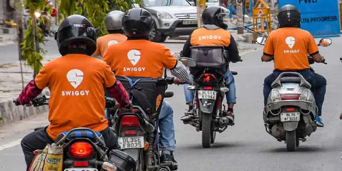 Swiggy Delivery Agent In Bangalore Books Dunzo To Deliver His Order To Customer