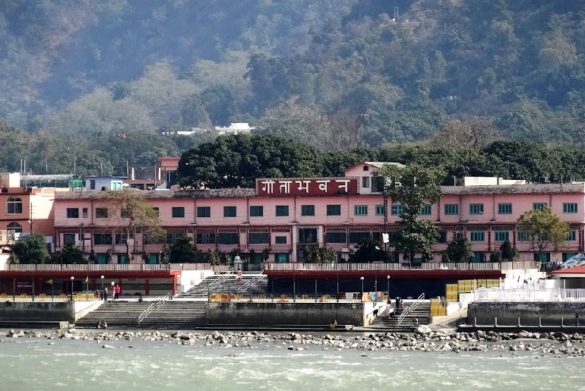 5 Ashrams In Scenic Locations Of India Where You Can Stay For Free