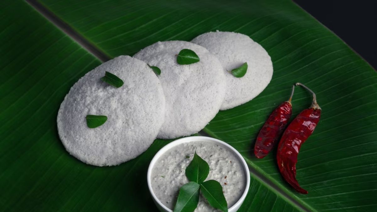 This Street Stall In Bangalore Offers The Softest Idlis You’ll Ever Try!
