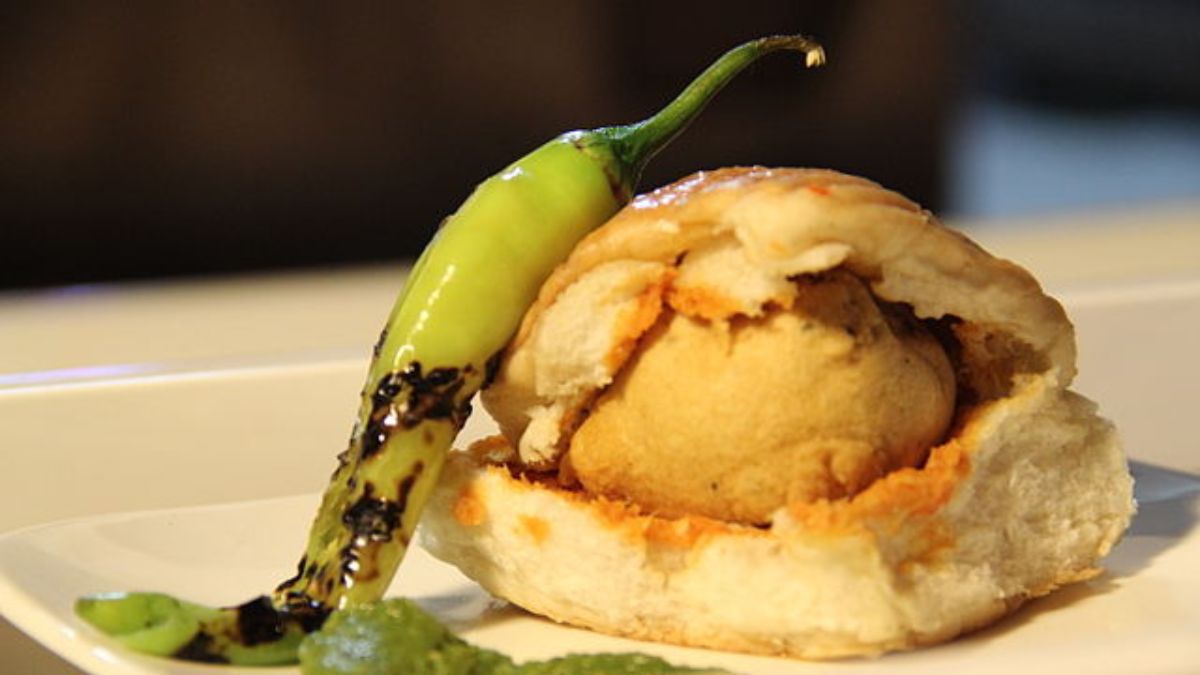 5 Best Places To Have Vada Pav In Doha
