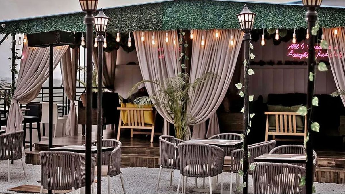 This Romantic Cafe In Dwarka Is Perfect For A Date Night