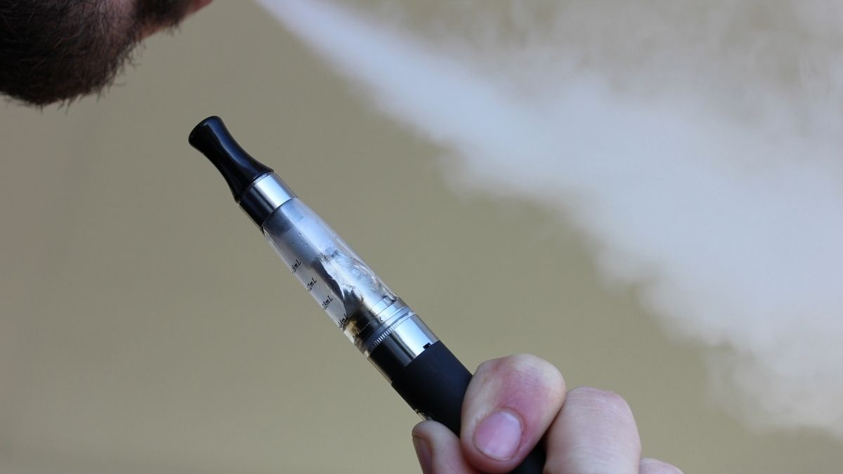 UAE Will No Longer Allow Smoking E-Cigarettes In Closed Spaces