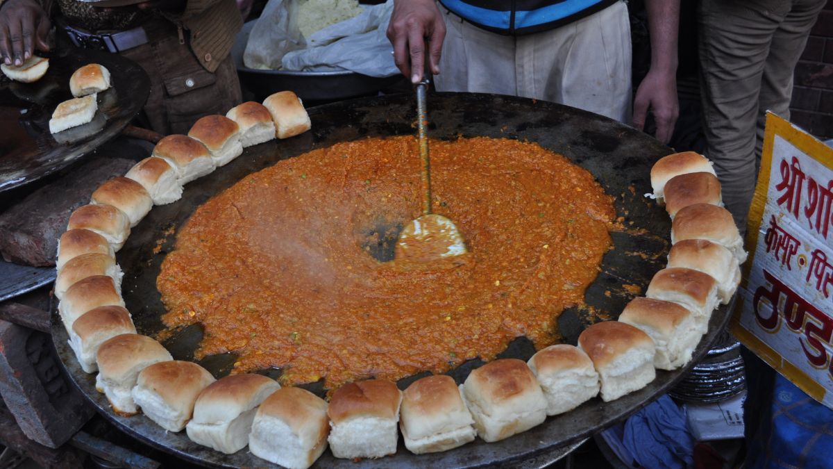 Chatai Pav Bhaji In Mumbai Is One-Of-A-Kind Street Food Experience You Can’t-Miss!