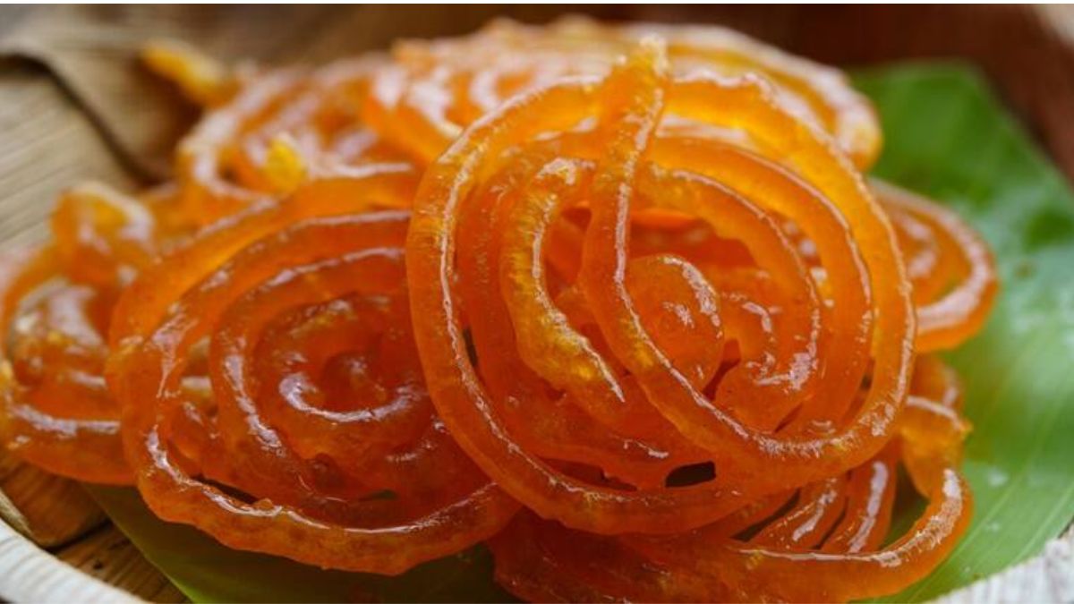 Every Foodie Must Try Fafda Jalebis From These 5 Places In Delhi