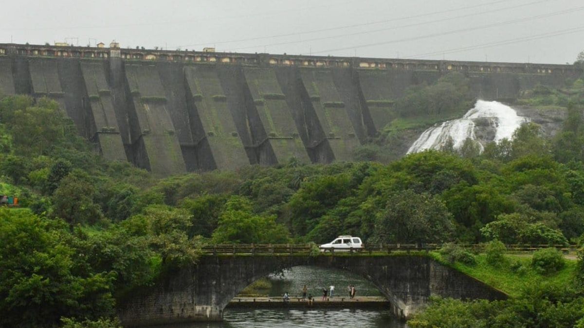 Maharashtra Has An Ethereal Waterfalls Near Igatpuri That Resembles An Umbrella