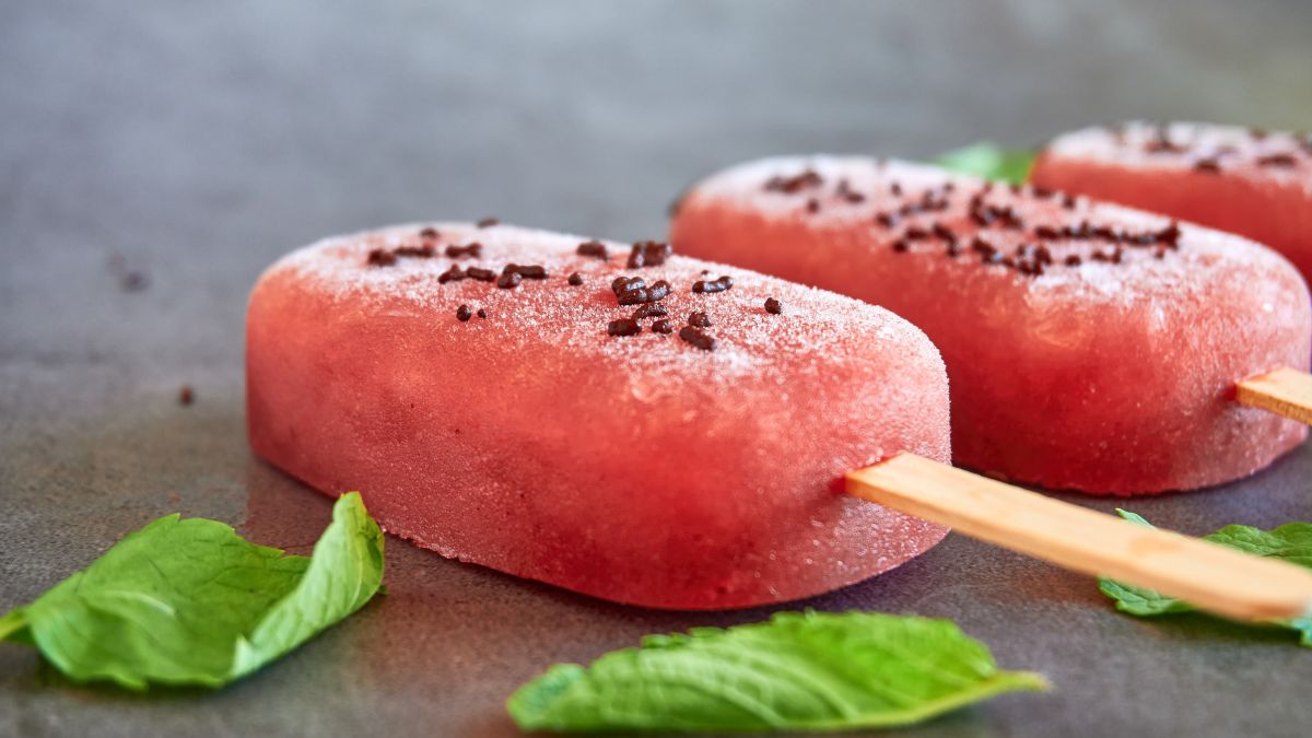 These Rooh Afza Popsicles Are A Perfect Way To Ditch The Summer Heat In Style