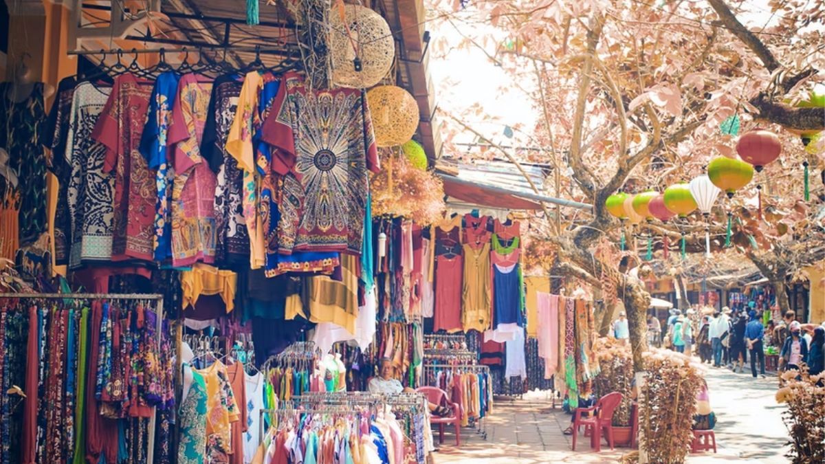 Travelling On A Budget? This Dubai Market Will Satisfy All Your Shopping Needs