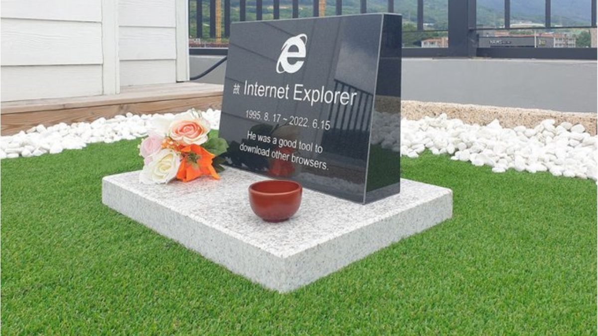 Internet Explorer Gravestone Is Going Viral In South Korea After Microsoft Dissolves The Browser