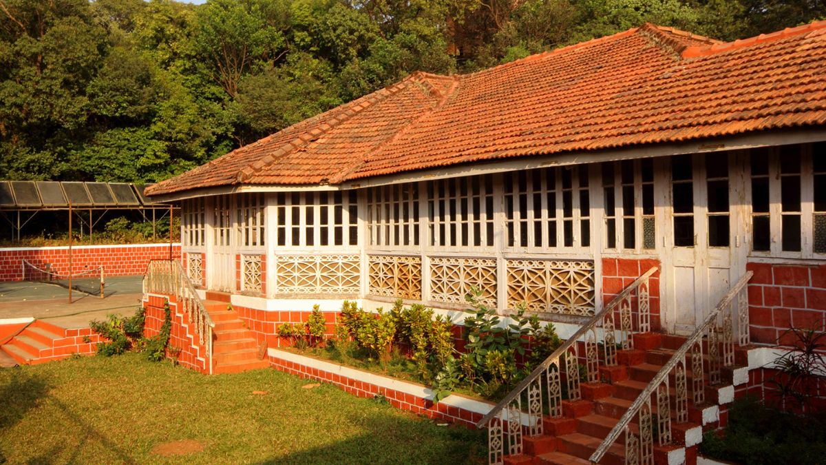 Stay In The Oldest Heritage Bungalow Of Matheran Built In The 1800s