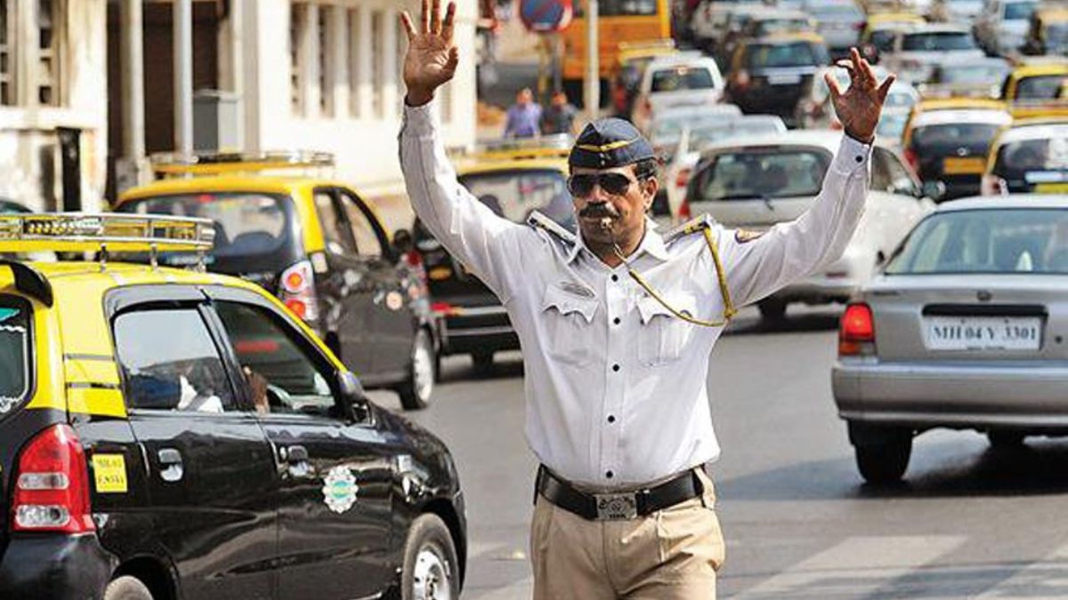 Traffic Police Can No Longer Ask You To Stop Your Car Aside And Here’s Why!