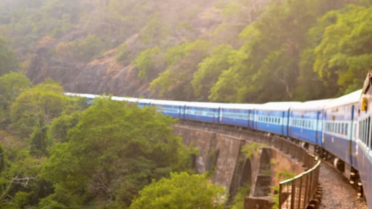 5 Trains You Can Book On Mumbai-Goa Route For Your Next Holiday
