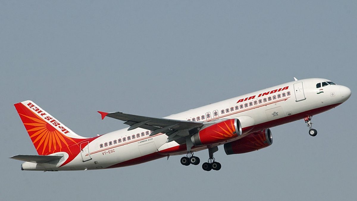 Older Air India Staff Feel Unwelcomed By TATA Group; Fear Being Replaced By New Hires