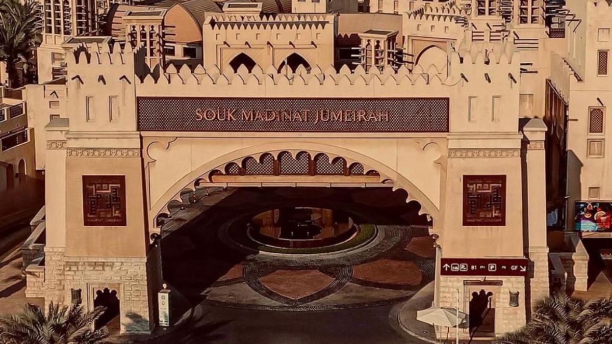 Dubai’s Souk Madinat Jumeirah Market Guide: Places To Dine And Things To Do!