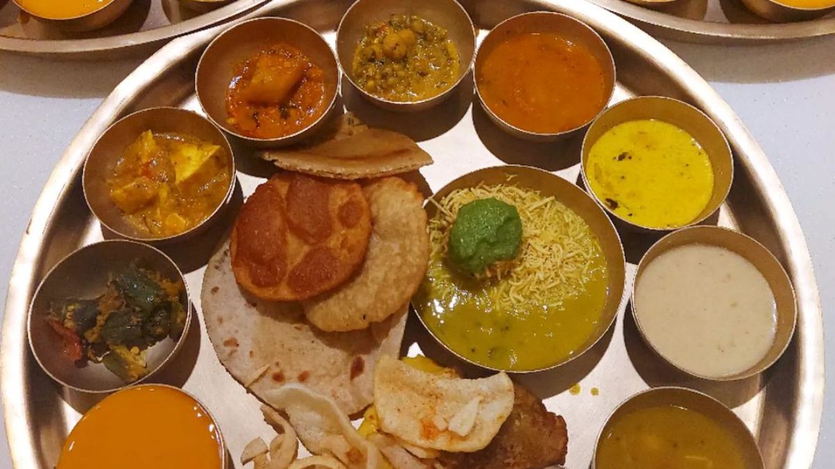 Craving Some Gujarati And Rajasthani Food In Mumbai? This Eatery Is The Solution