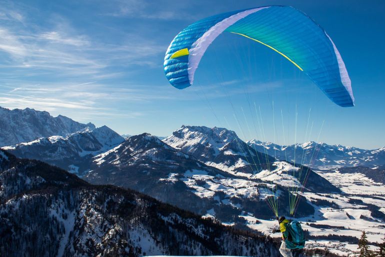 paragliding in Himachal