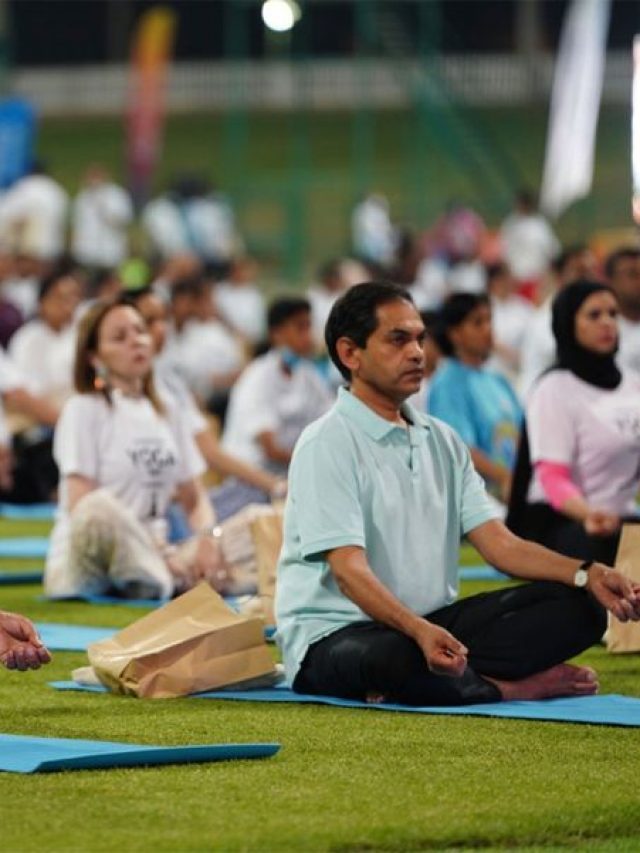 cropped-Thousands-participate-in-largest-ever-yoga-event-in-Abu-Dhabi-International-Yoga-Day_18187653eaf_original-ratio.jpg
