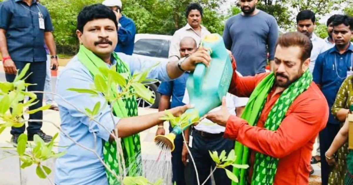 Salman Khan Plants Saplings In Hyderabad As Part Of Green India Challenge