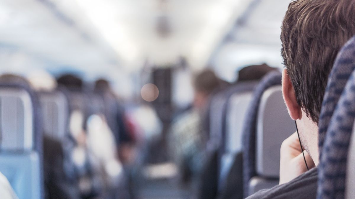 Here’s What You Should Do When You Feel Claustrophobic On A Plane