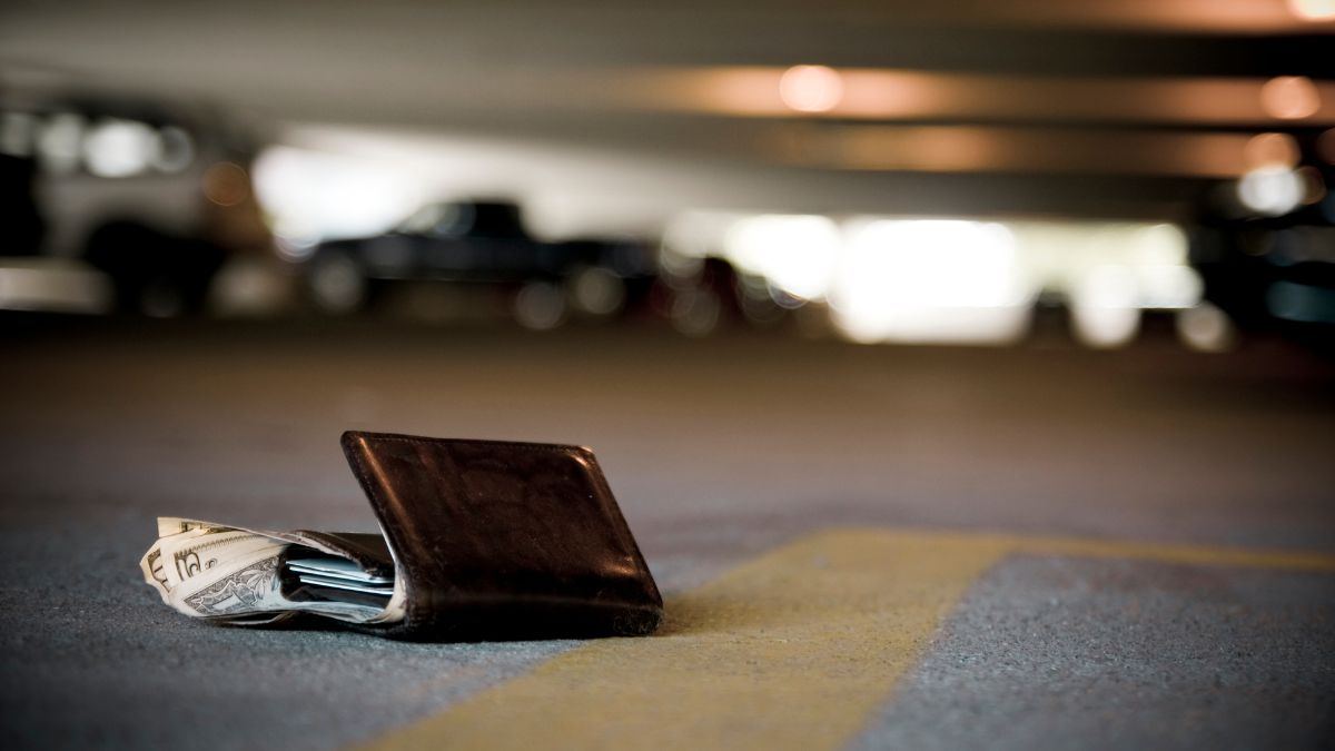 Stolen Wallet? Lost Purse? Follow These Steps to Minimize Damage