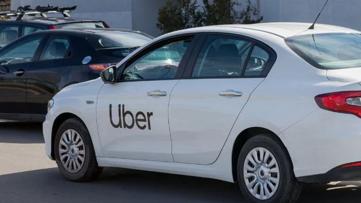 Uber Charges ₹4000 For Ride Within Mumbai; Flights To Goa Cheaper Say Netizens