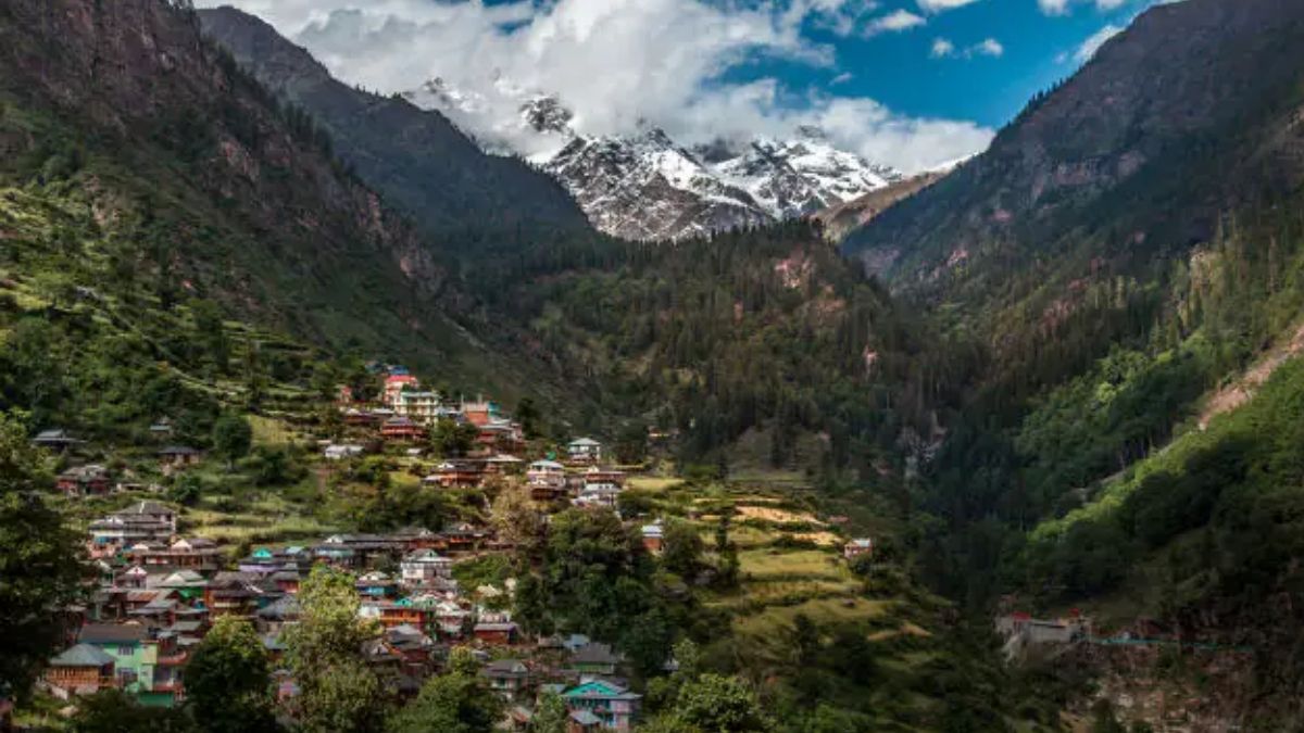 5 Stunning Mountain Stays At Tosh Village In Himachal