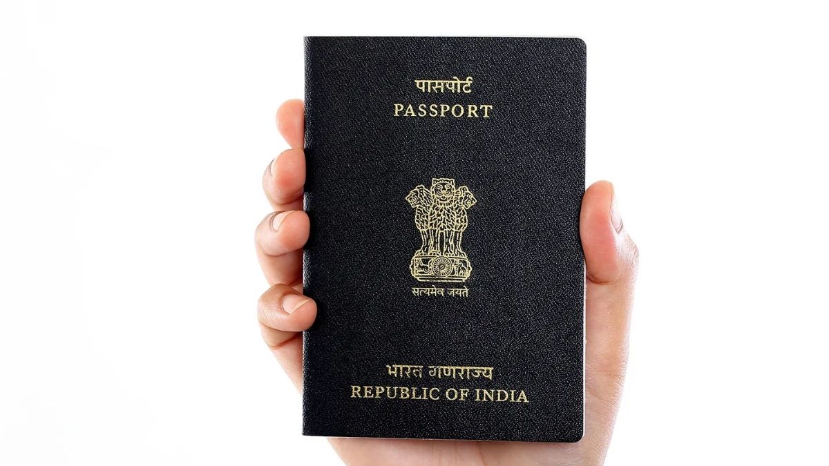 Here’s How NRIs In UAE Can Renew Their Passports Online