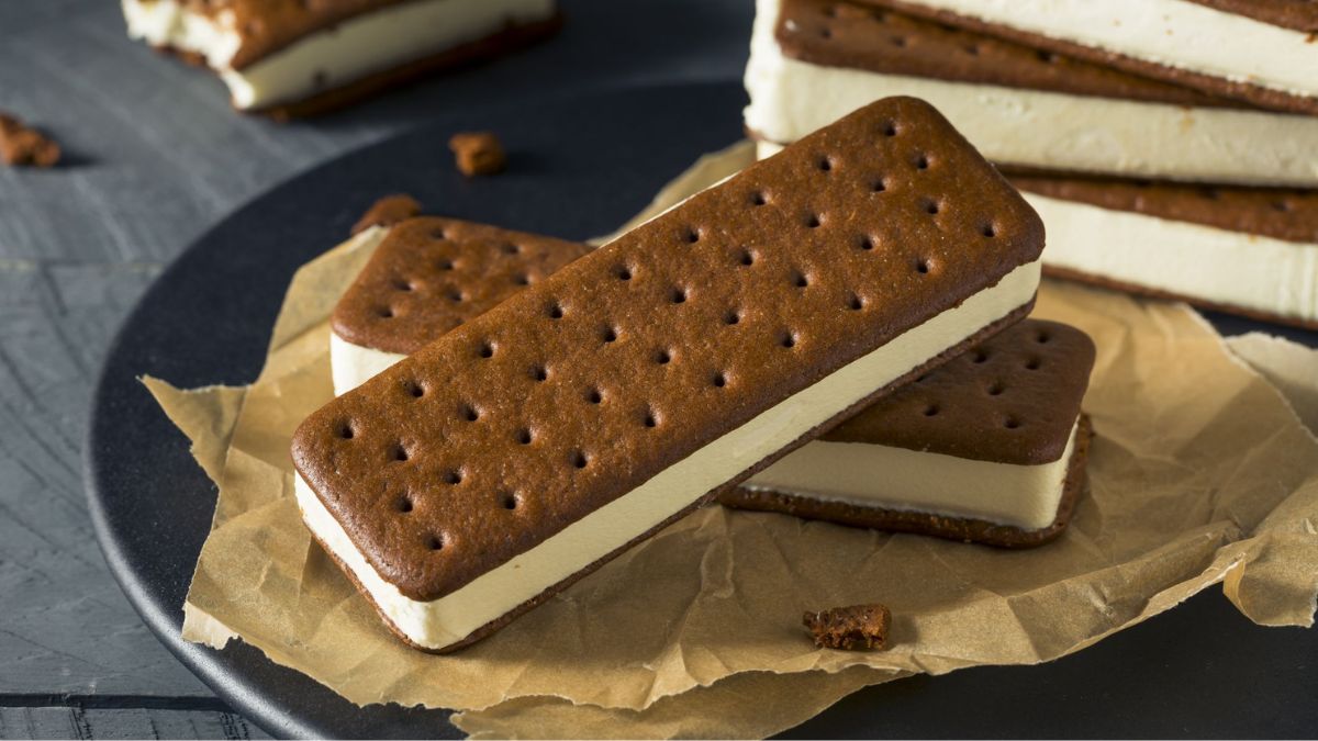 Here’s How To Make Classic Ice-Cream Sandwich At Home