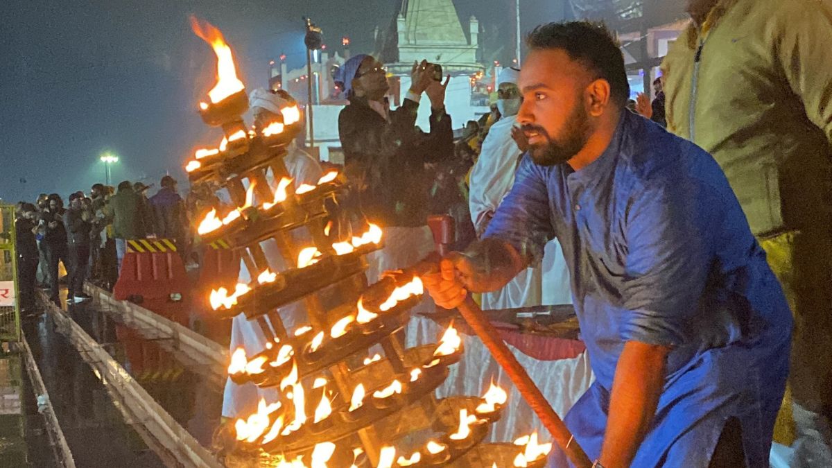 Gwari Ghat Aarti Experience On Narmada River Will Give You The Best Spiritual Experience
