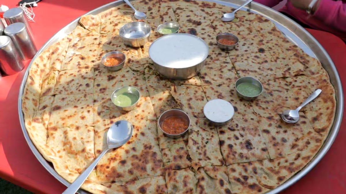 This Restaurant In Jaipur Serves The World’s Biggest Paratha That Needs 9 People To Finish