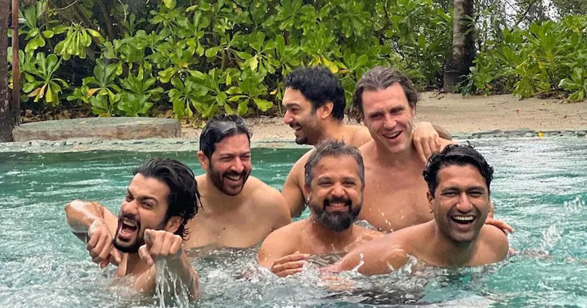 Vicky Kaushal’s Pool Pics In The Maldives With Friends Gives Major ZNMD Vibes
