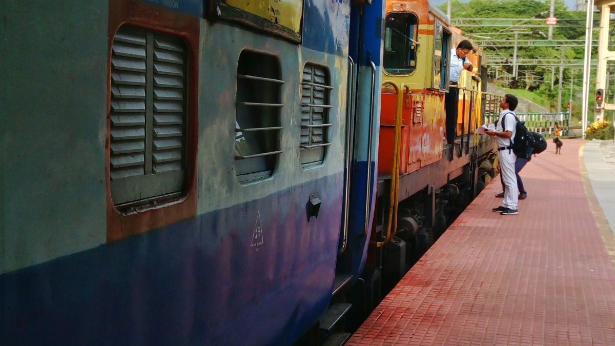 Best Hacks To Get Confirmed Tatkal Tickets From IRCTC