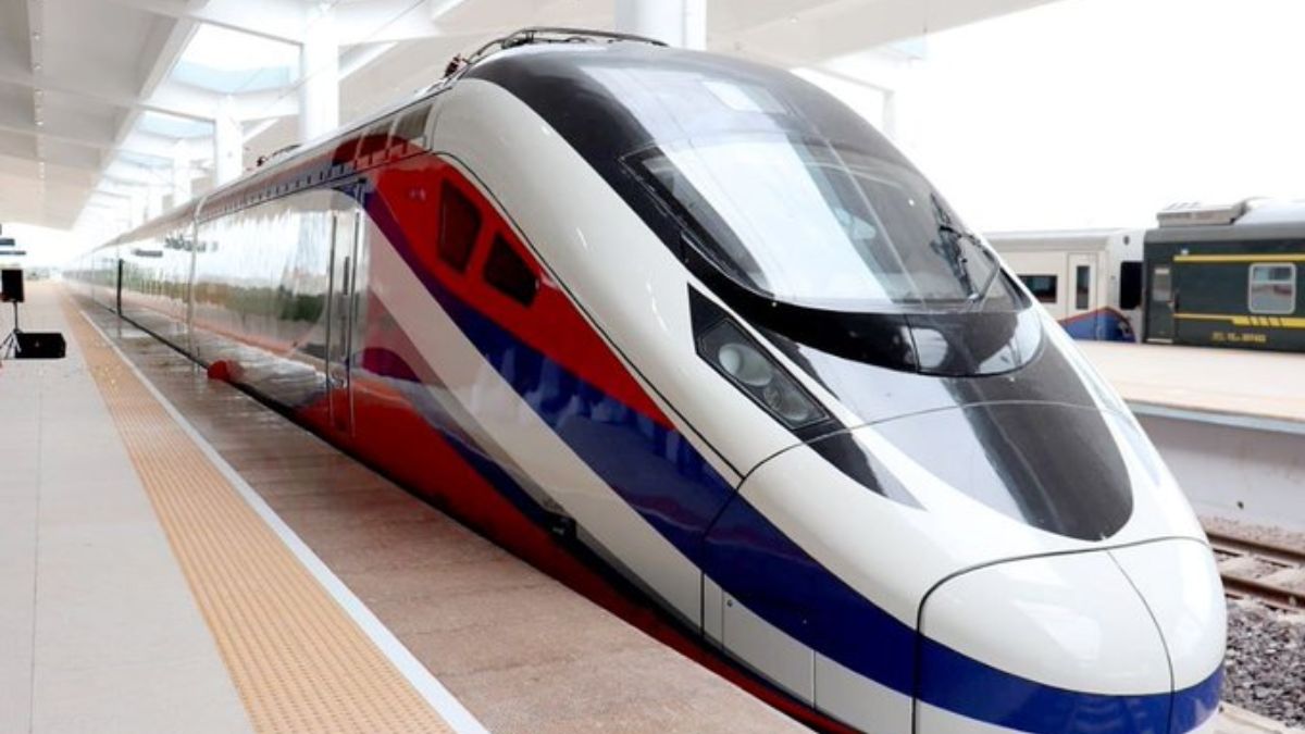 You Can Soon Travel From Bengaluru To Hyderabad In 150 Minutes In This Semi High-Speed Train