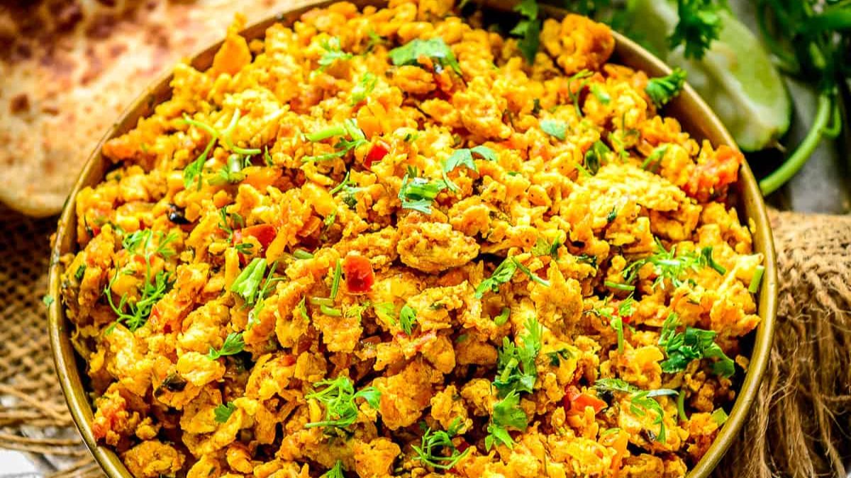Chef Kunal Kapoor Teaches How To Give A Delicious Spin To Your Boring Egg Bhurji