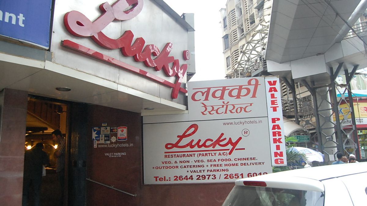 This 85-Year-Old Restaurant Serves The Best Chicken Tikka Biryani In Mumbai